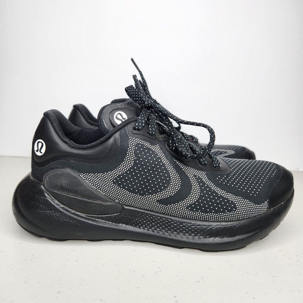 Lululemon Women’s Beyondfeel Waterproof Athletic Sneakers Trainers, Black Size 7
